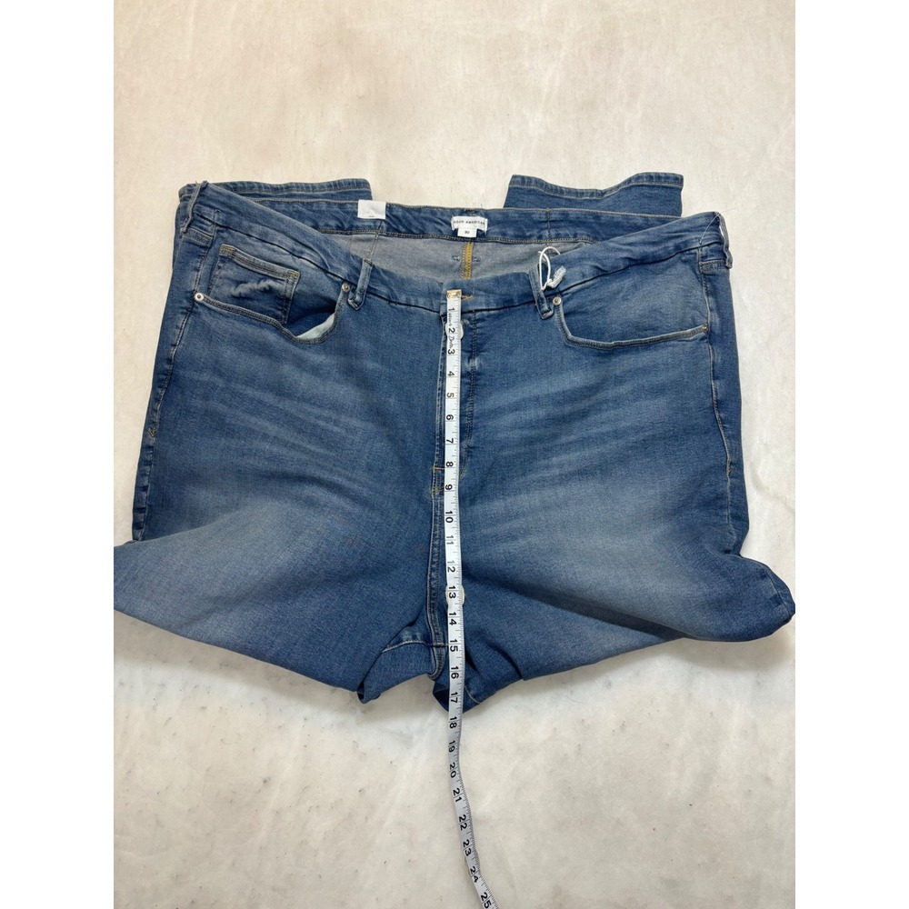 Good American Straight Leg Jeans in Medium Blue - Picture 5 of 9